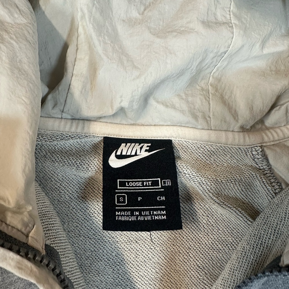 Nike Kids Hoodie with Retro Rainbow Stripes - Picture 6 of 11